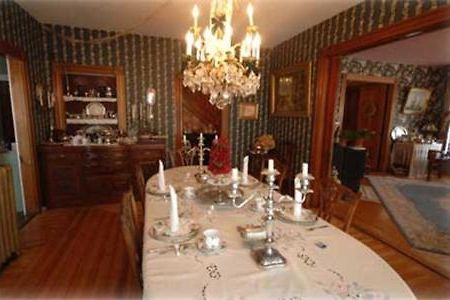 The Lion And The Rose Bed & Breakfast Whitefield Dış mekan fotoğraf
