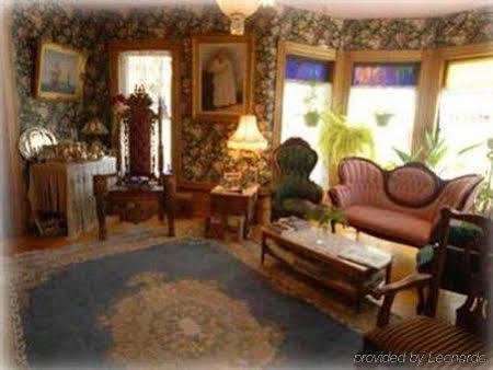 The Lion And The Rose Bed & Breakfast Whitefield İç mekan fotoğraf